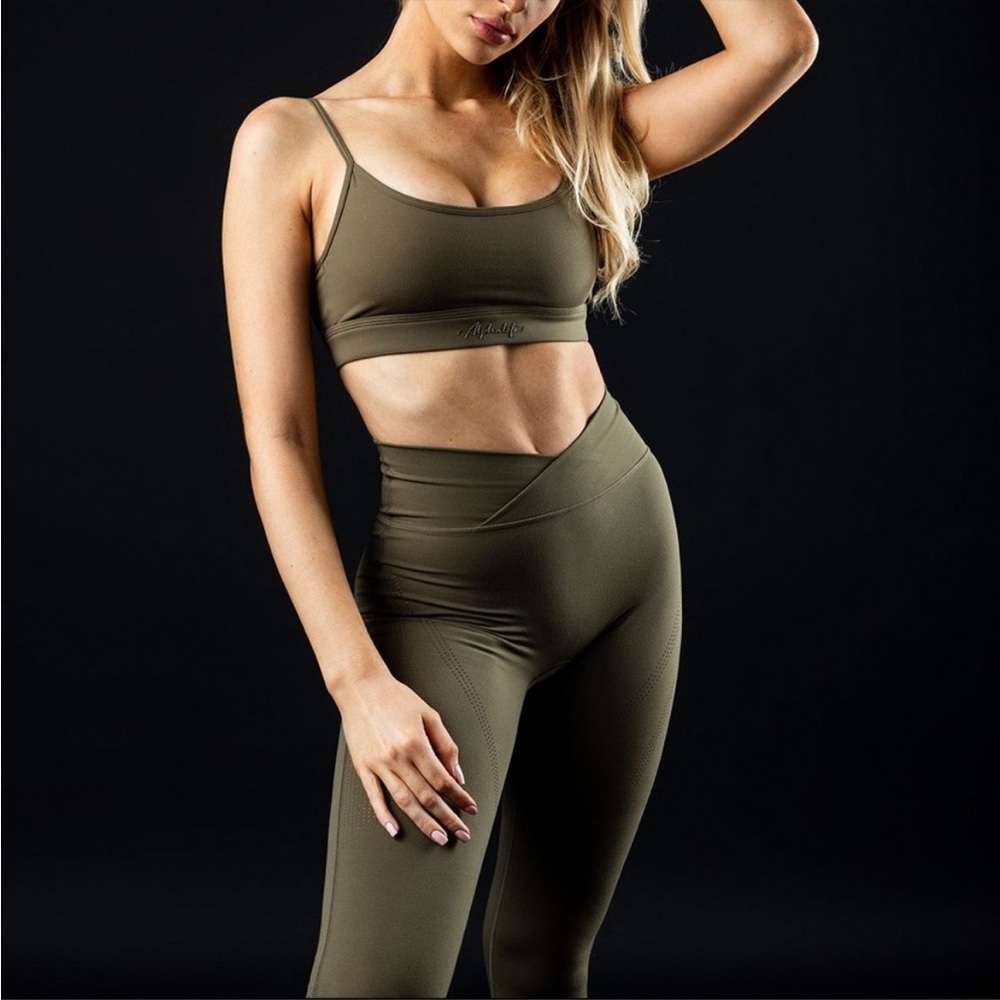 Alphalete sports bra